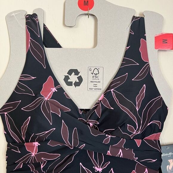 NWT Eddie Bauer One Piece Swimsuit Women’s Medium Ruched Shaping Underwire Black - Picture 3 of 12